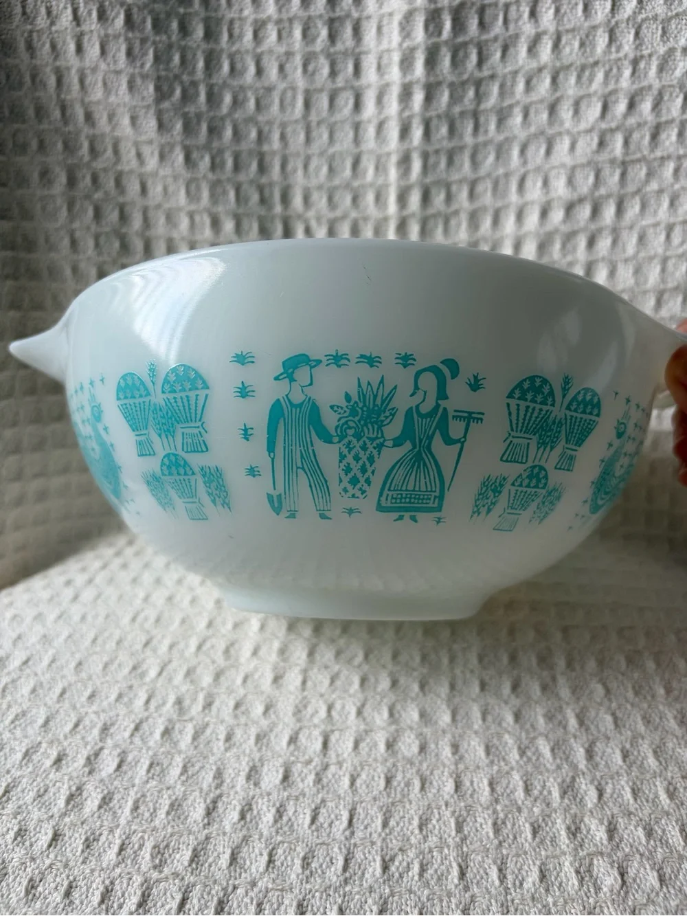 Vintage Pyrex White & Turquoise Bowl With Amish Butterprint Pattern #443 2.5 Qt.